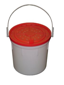 Challenge Plastic 4 Quart Bucket